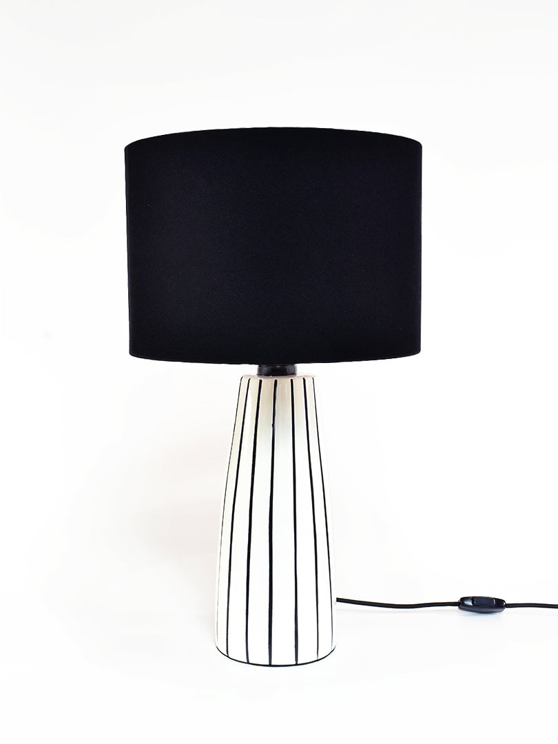 Lámpara de Mesa Lines Blanco + Liso Negro