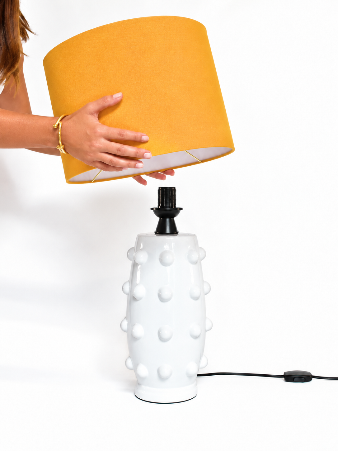 Lámpara de Mesa Bolas Blanco + Liso Mostaza