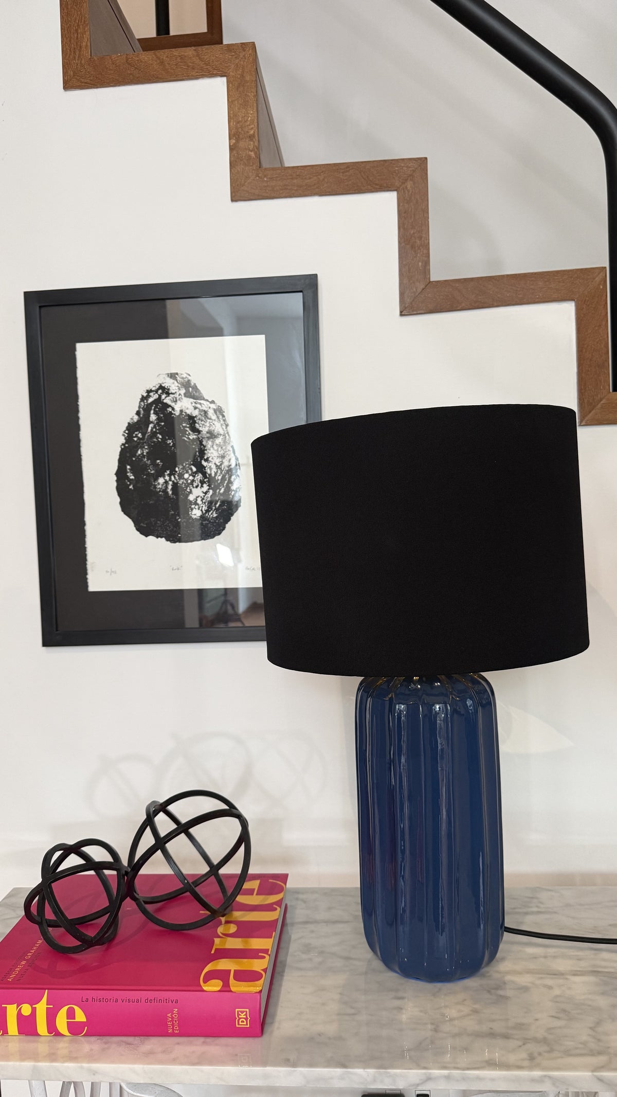 Lámpara de Mesa Caramel Azul + Liso Negro